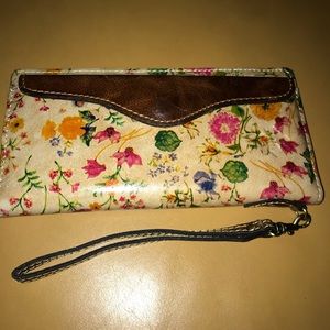 Patricia Nash bifold multiple compartment wallet